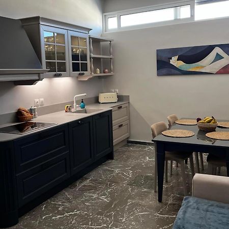 Thouria Agora Suites 2 Kalamata Bagian luar foto